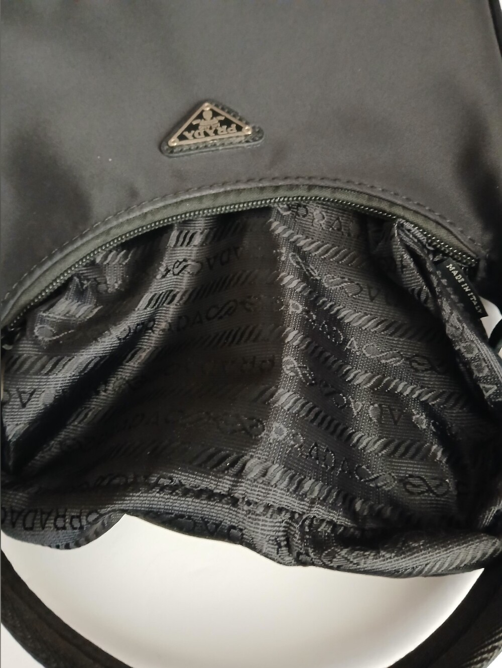 Prada Re-Nylon Re-edition 2000 Mini Bag - Picture 4 of 8
